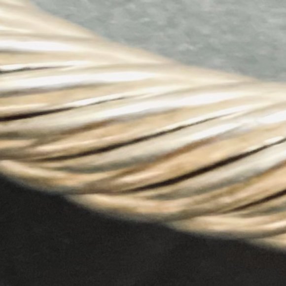 Women's Classic Cable Style Faux Bracelet EUC - Picture 5 of 6